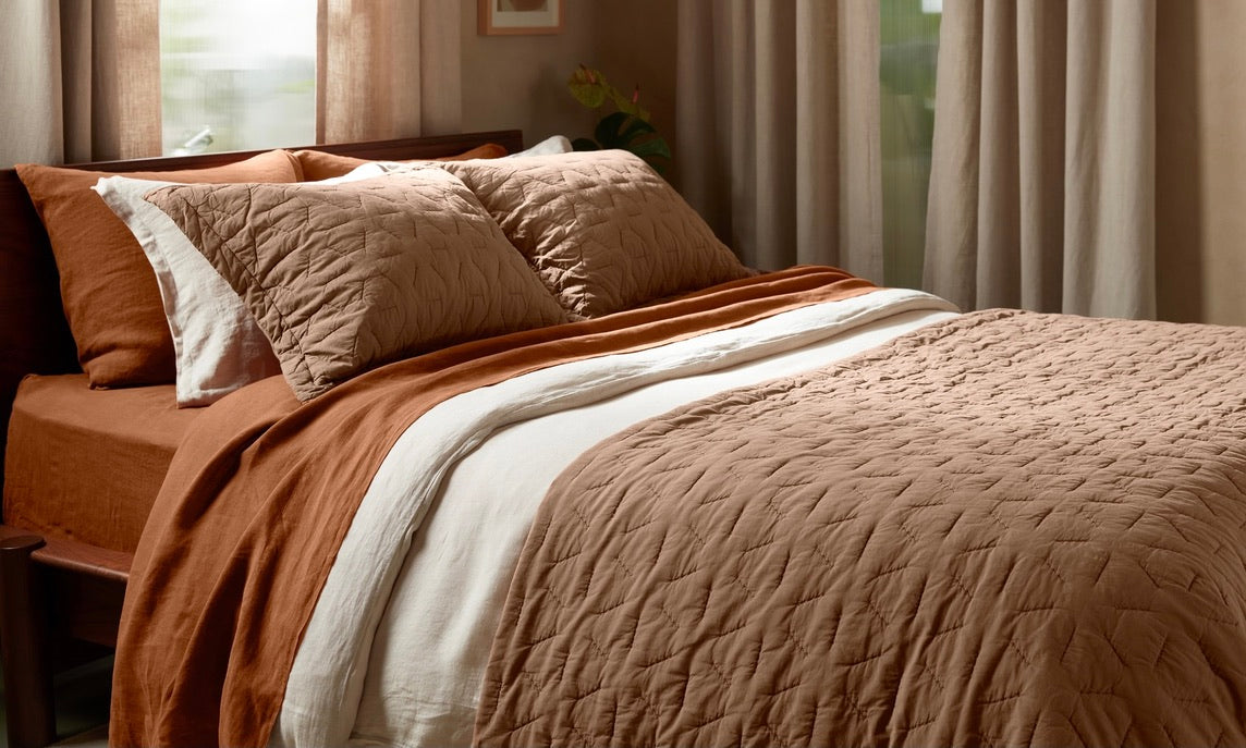 The Difference Between a Comforter and a Quilt