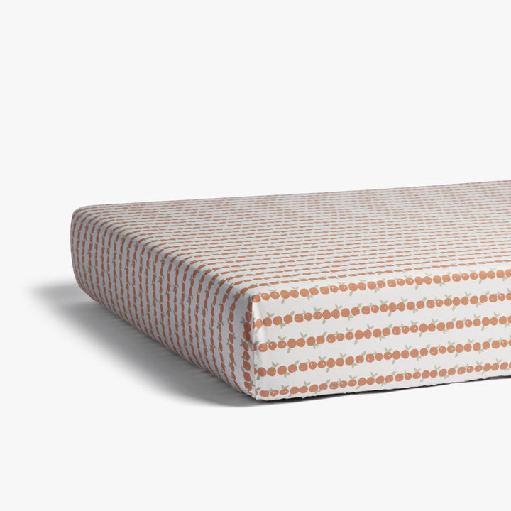 Percale Crib Sheet (Clementines)