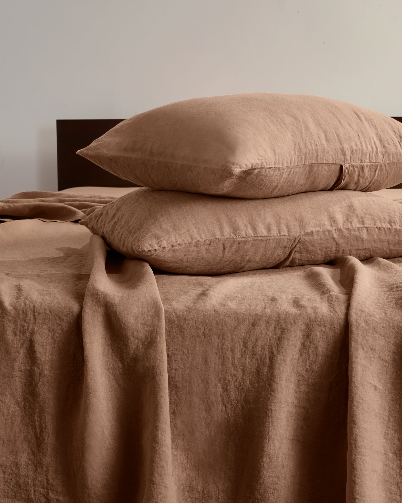 Parachute Classic Linen Sheet Set