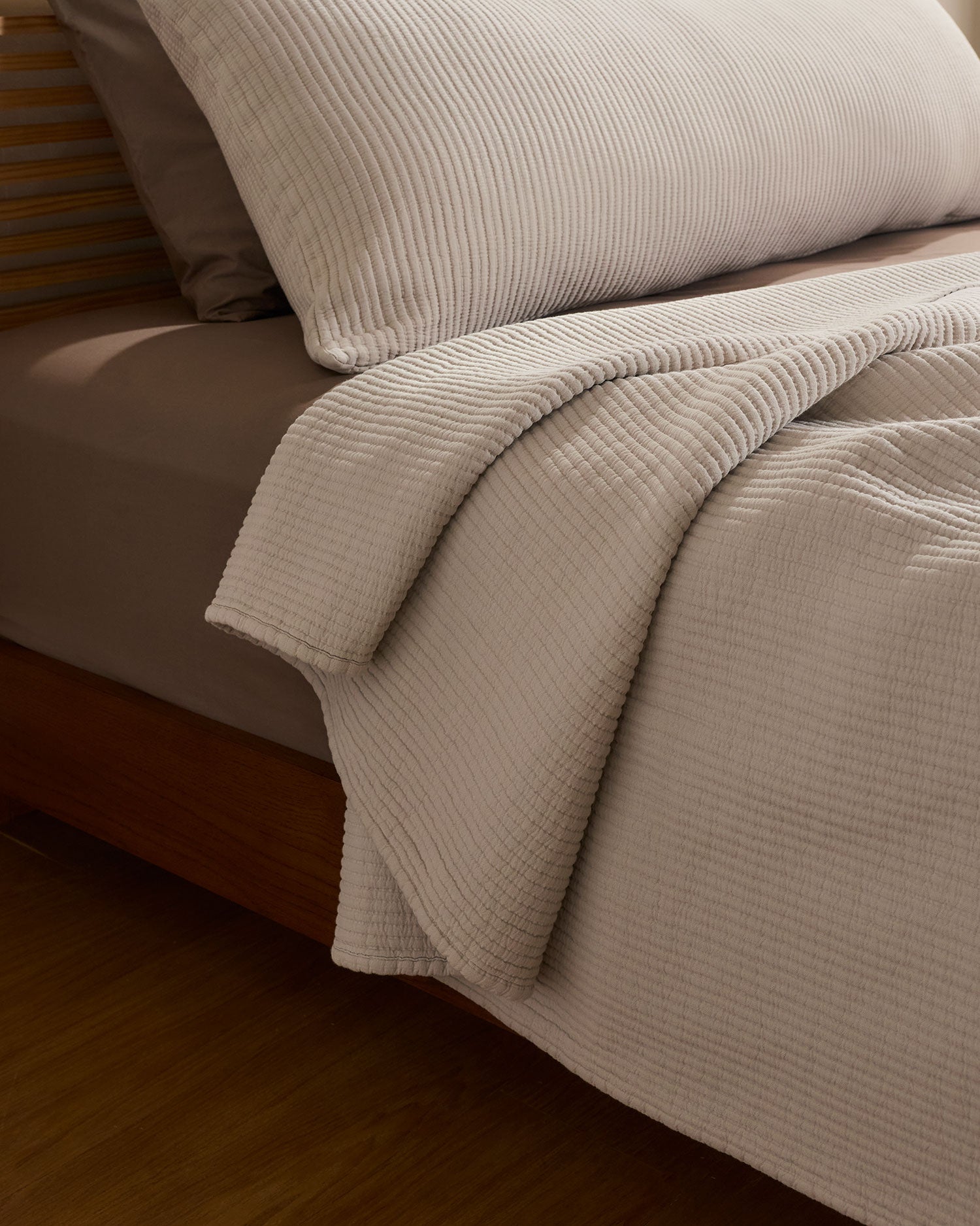 Parachute Matelasse Coverlet - Thumbnail 4