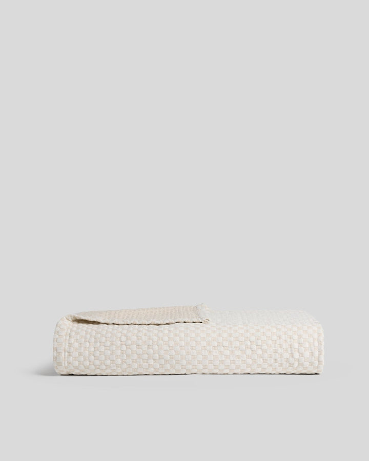 Organic Keys Jacquard Coverlet (Bone and Cream)