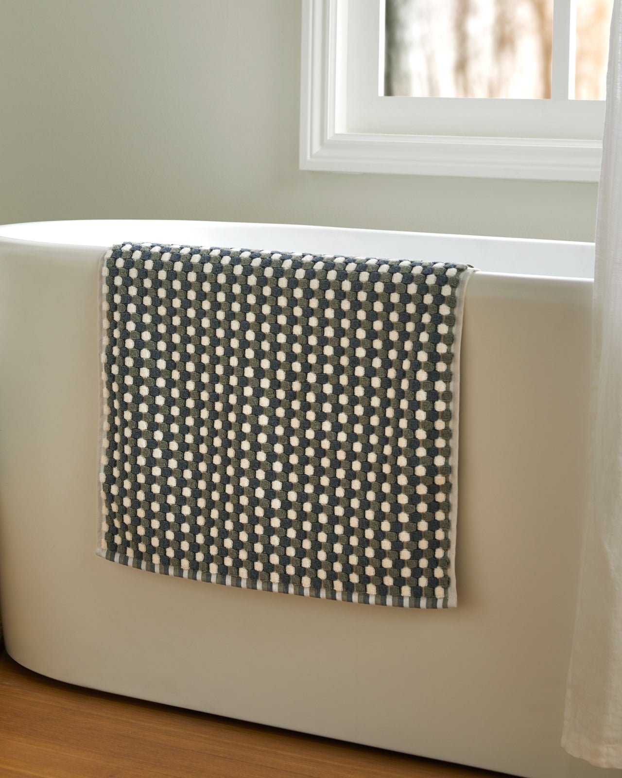 Organic Mosaic Tub Mat - Thumbnail 3