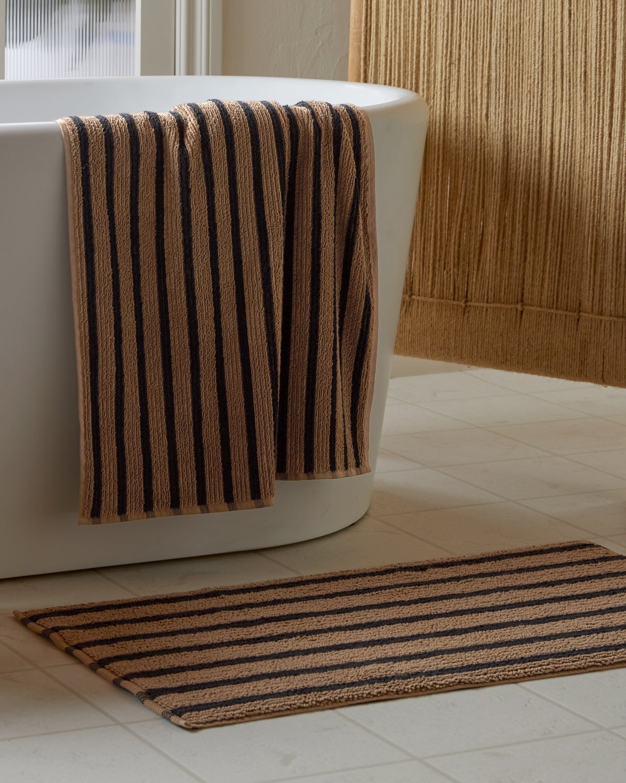 Organic Resort Stripe Tub Mat (Camel with Soft Black) – Parachute Home