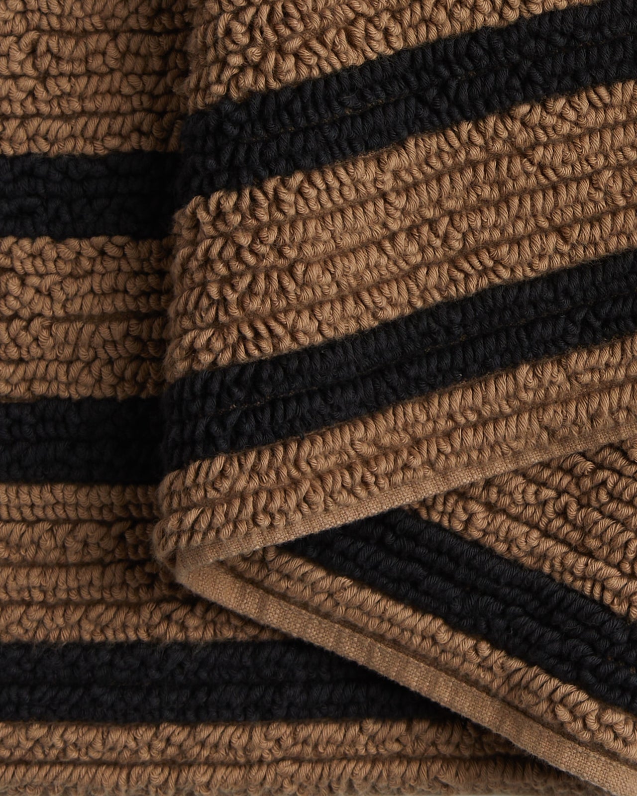 Organic Resort Stripe Tub Mat (Camel with Soft Black) – Parachute Home