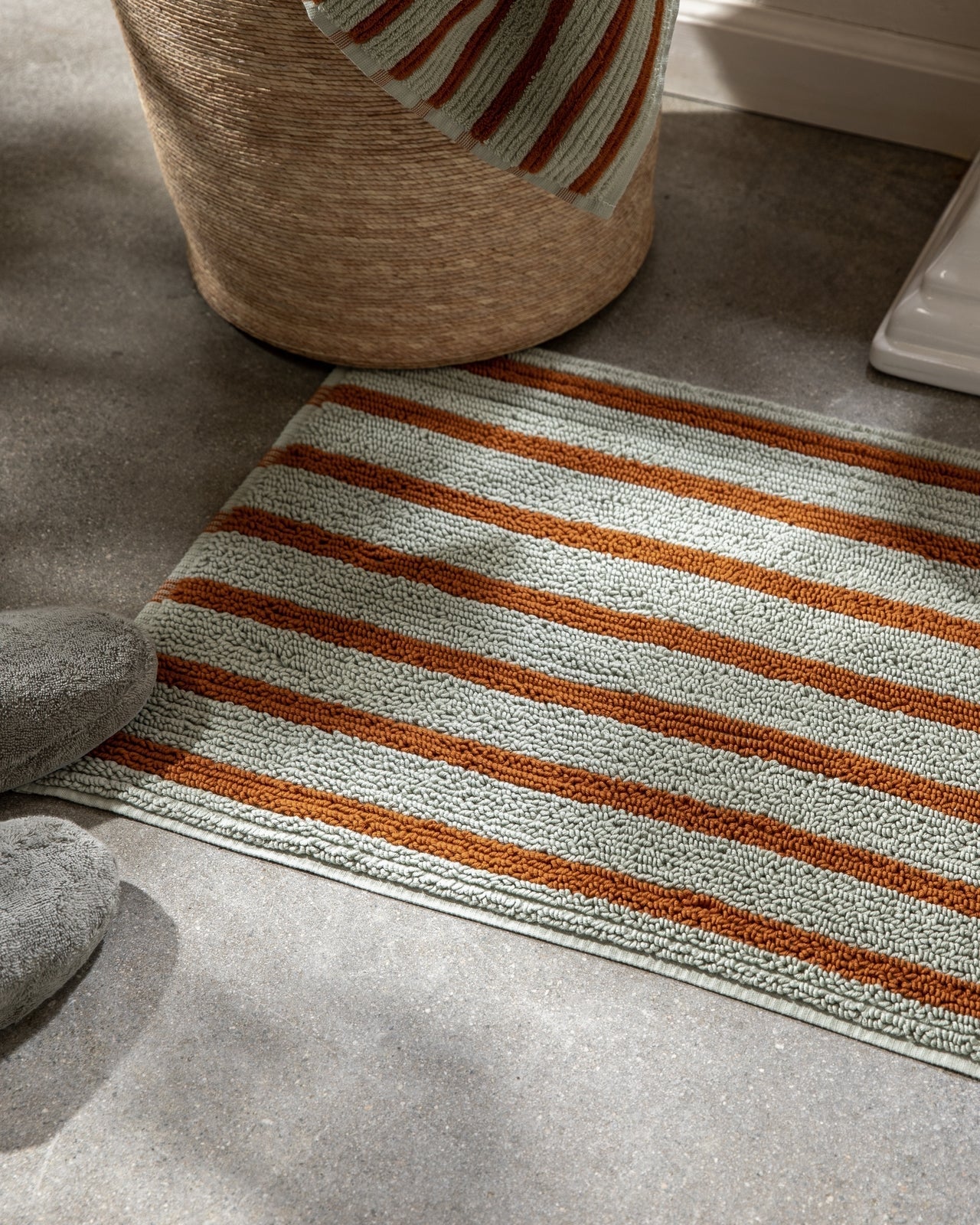 Parachute Home Resort Tub Mat - Thumbnail 3